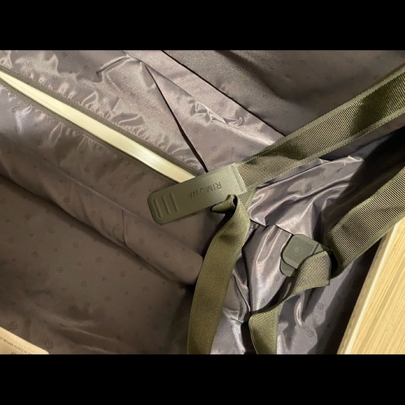 RIMOWA Carry On Luggage With Rare Dubai City Sticker Set by artist Antti Kalevi - Picture 6 of 12